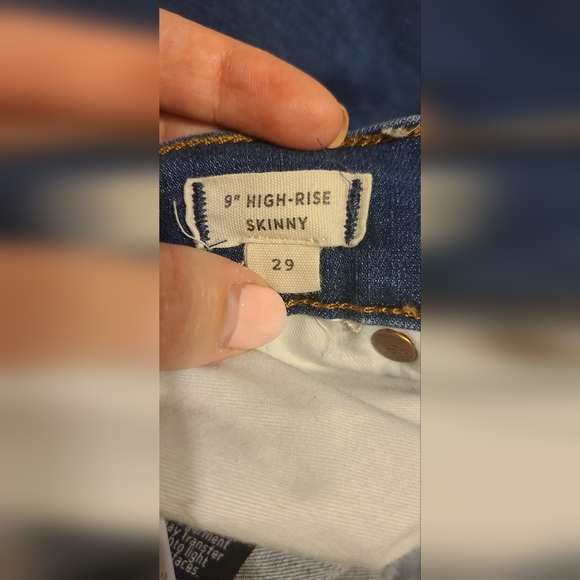 Madewell 9" High Rise Skinny Jeans Raw Hem - Picture 5 of 8